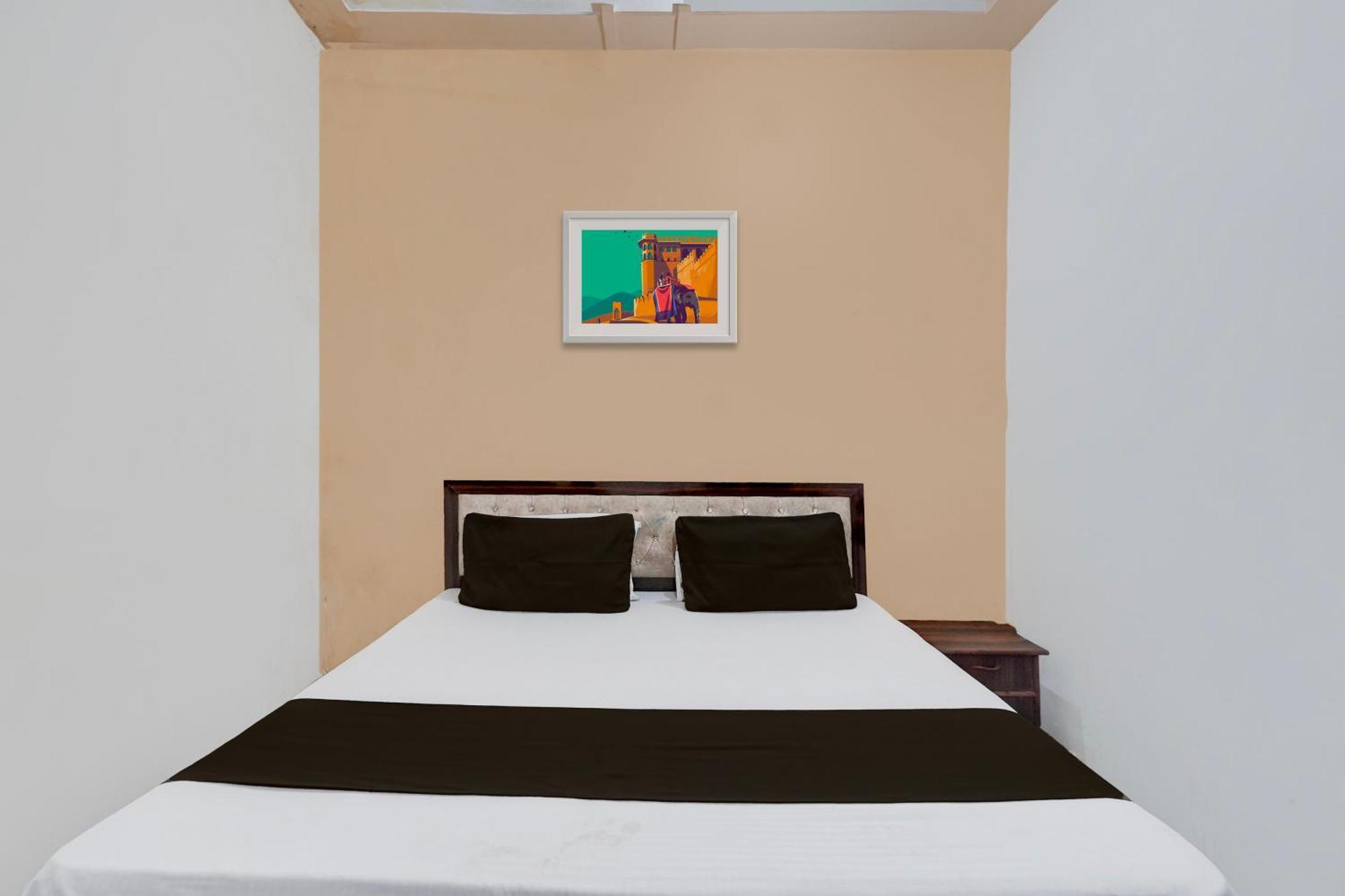 מיראט Oyo Hotel Maharaja Palace מראה חיצוני תמונה