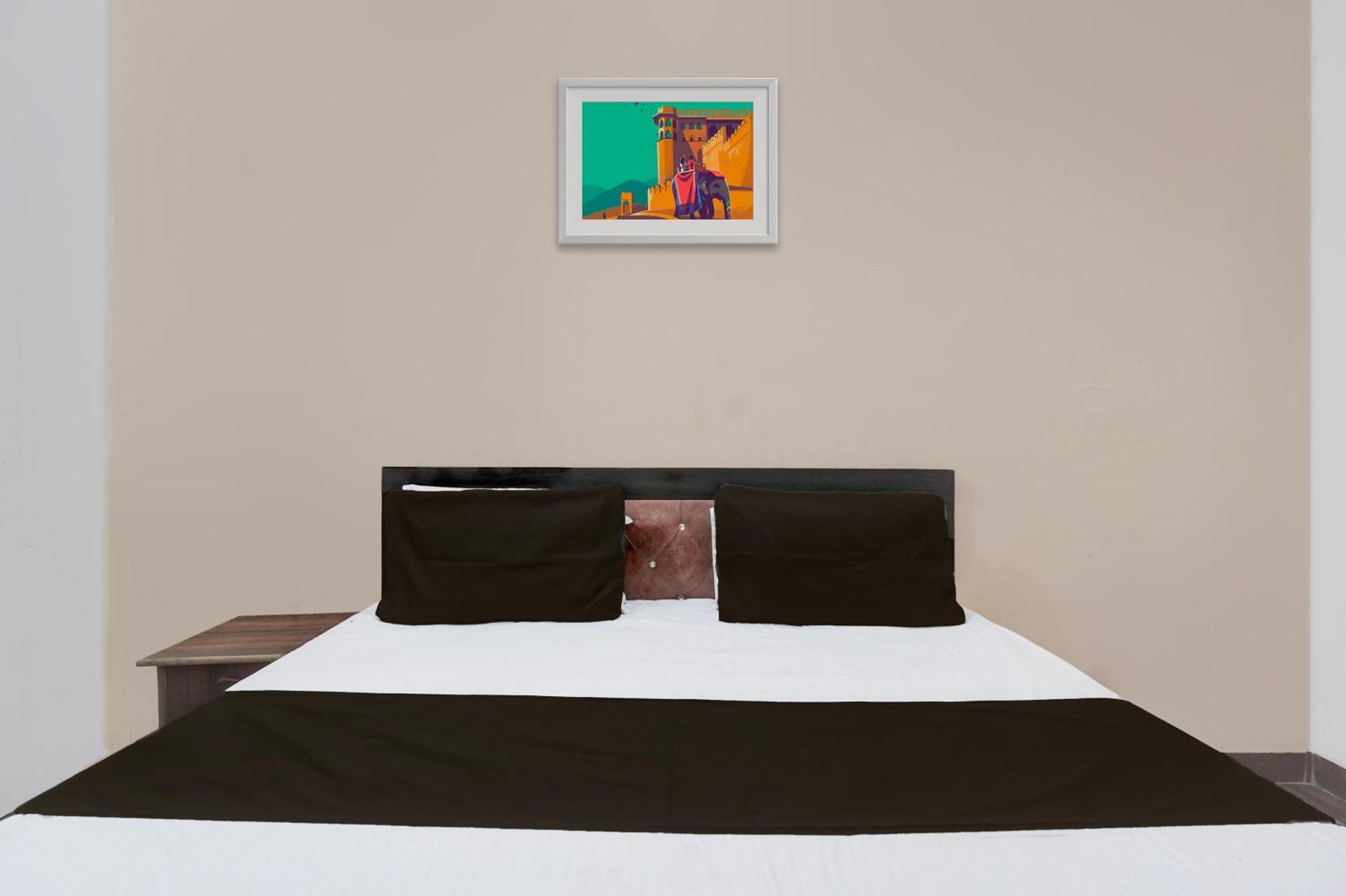 מיראט Oyo Hotel Maharaja Palace מראה חיצוני תמונה
